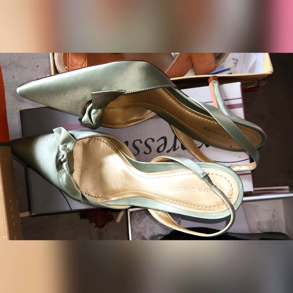 Ann Taylor mint colored satin low heel shoes. Never worn.